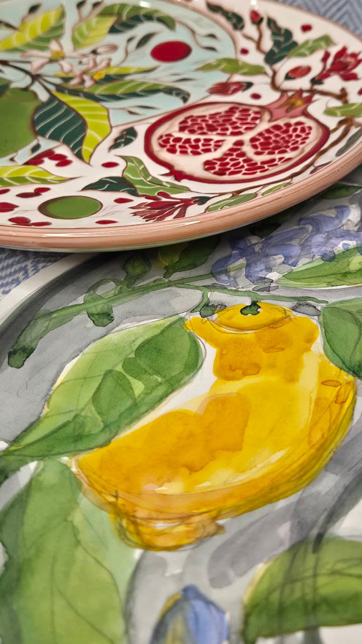 ❤️Совсем скоро весенние праздники❤️

А значит, отличный повод дарить что-то особенное интерьерное📍

Тарелочки с росписью — гранат, лимон, ботаника — каждая уникальна и расписана вручную.
#керамика #ручнаяработа 

Эти тарелочки уже готовы 💌
Забронировать можно прямо в сообщениях💌